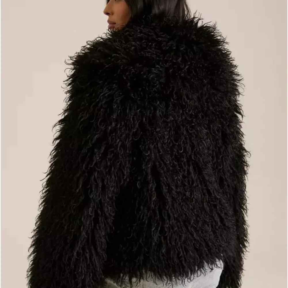 Torrid Festi Black Wide Collar Faux Fur Jacket - Picture 3 of 7